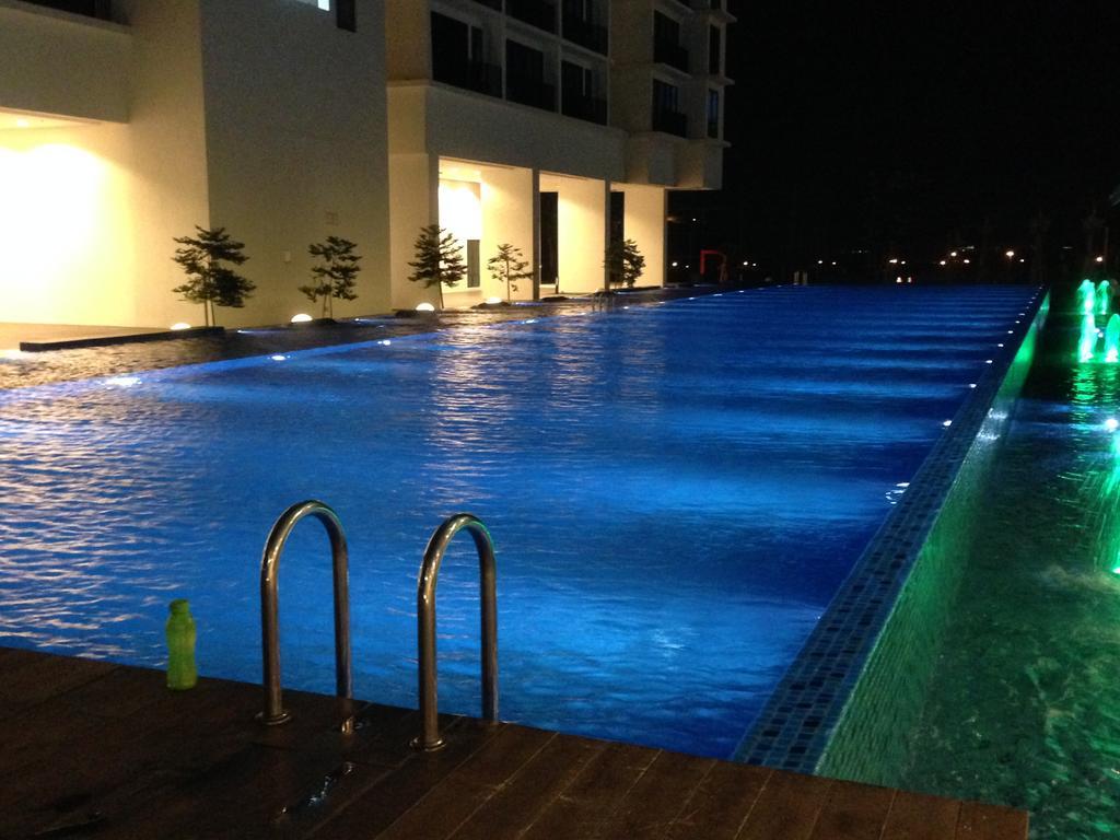 Warm Stay At Trefoil Setia Alam Dış mekan fotoğraf
